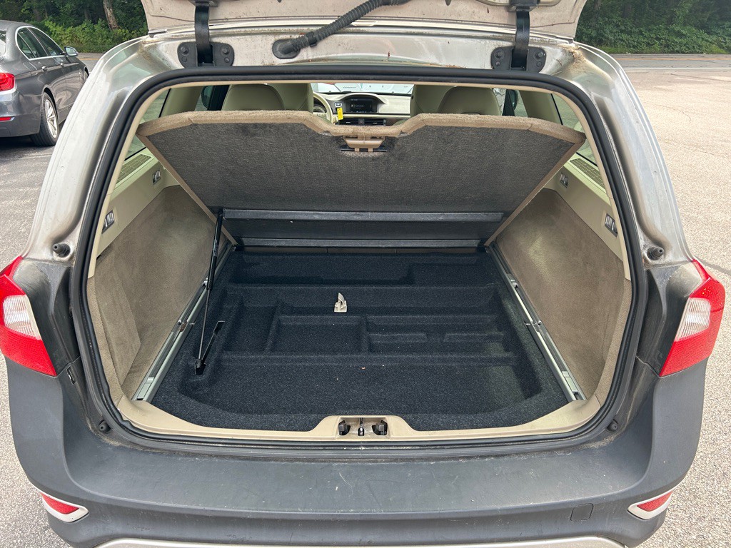 2012 Volvo XC70 Image 12