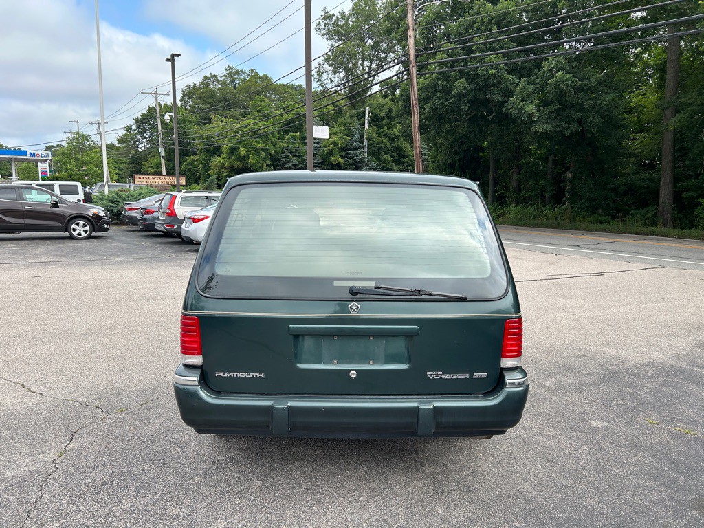 1993 Plymouth Grand Voyager Image 6