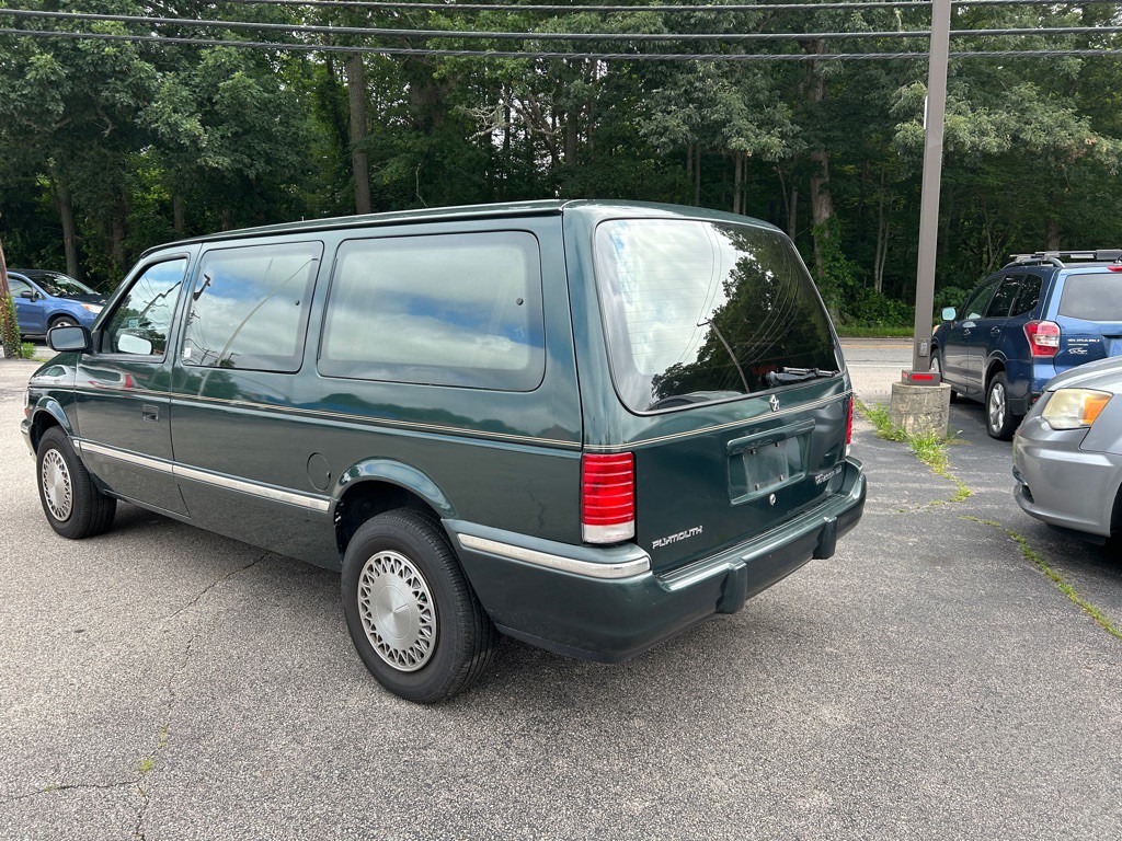 1993 Plymouth Grand Voyager Image 7