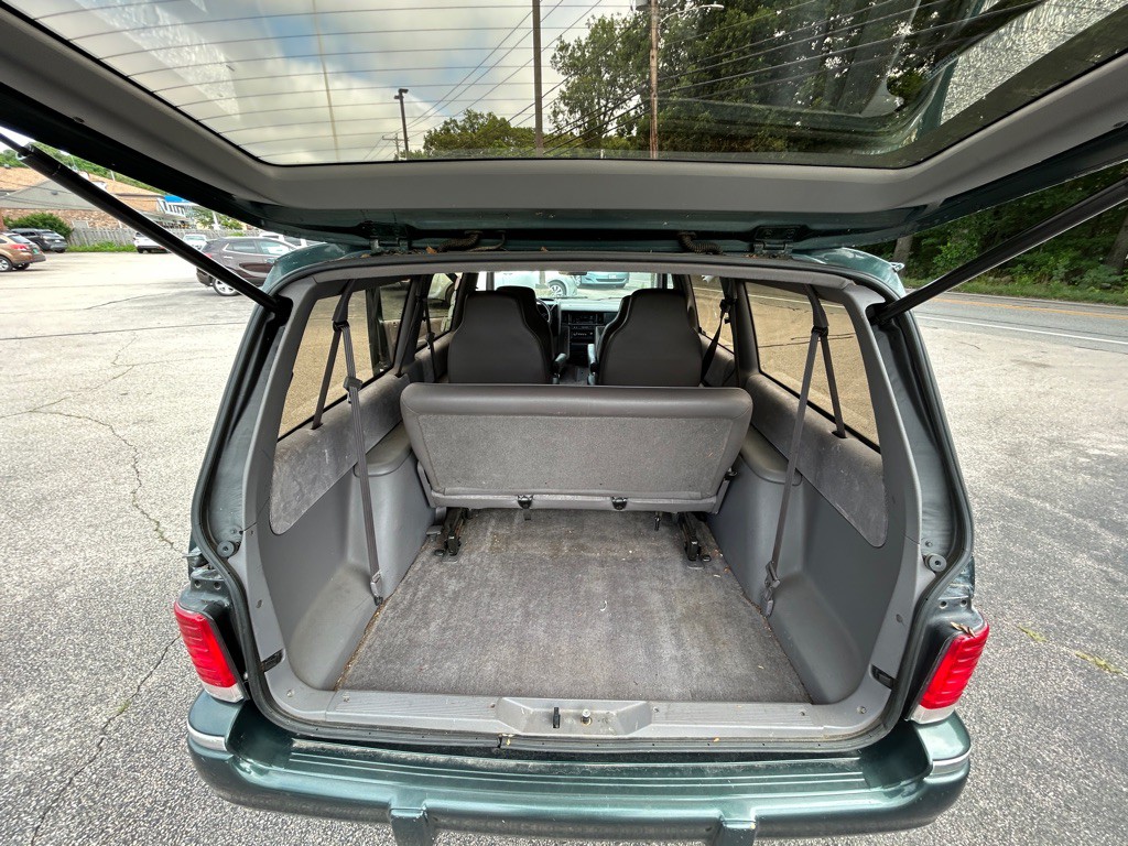 1993 Plymouth Grand Voyager Image 12