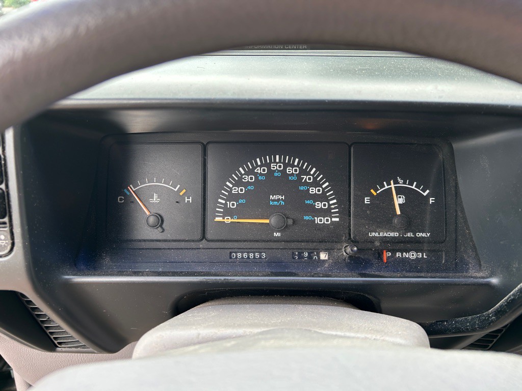 1993 Plymouth Grand Voyager Image 14