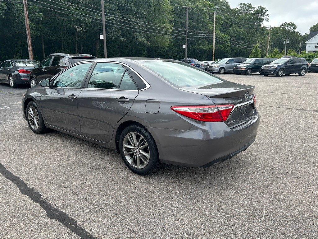 2016 Toyota Camry Image 7