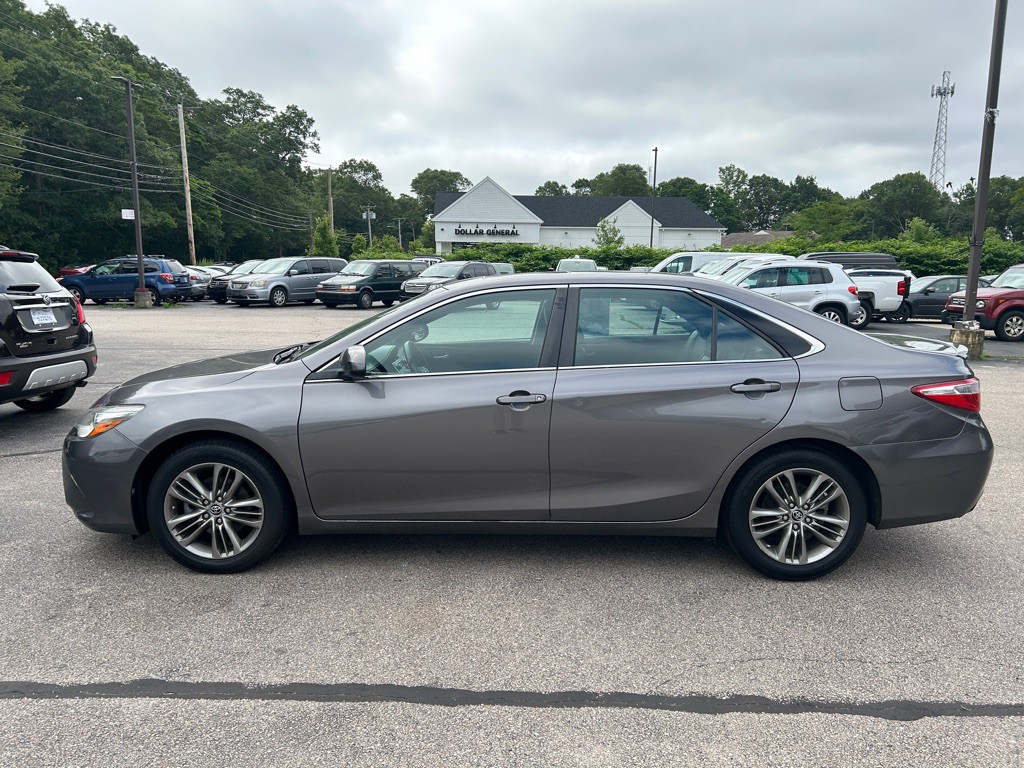 2016 Toyota Camry Image 8