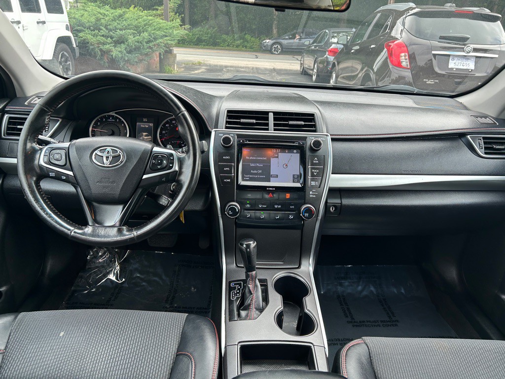 2016 Toyota Camry Image 11