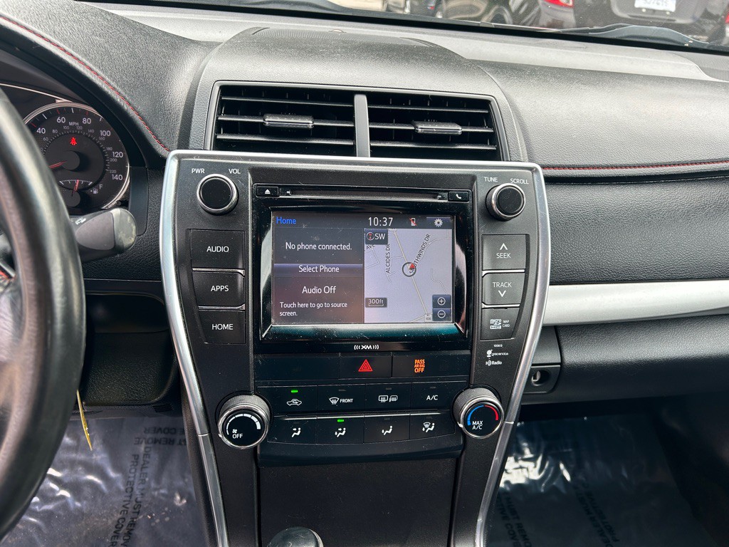 2016 Toyota Camry Image 13