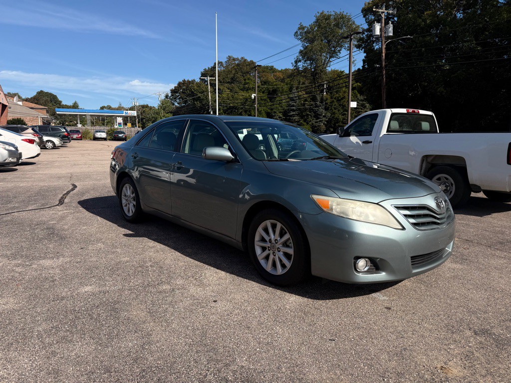 2011 Toyota Camry Image 3