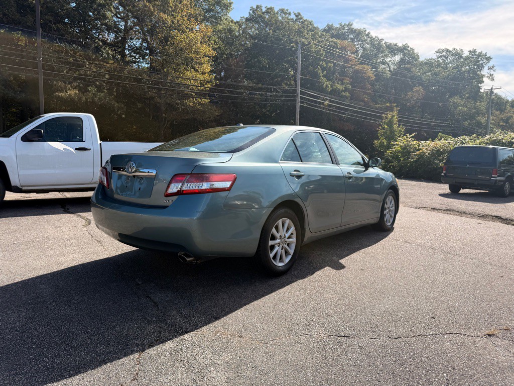 2011 Toyota Camry Image 5