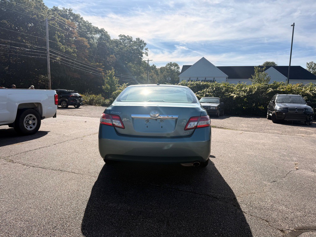 2011 Toyota Camry Image 6