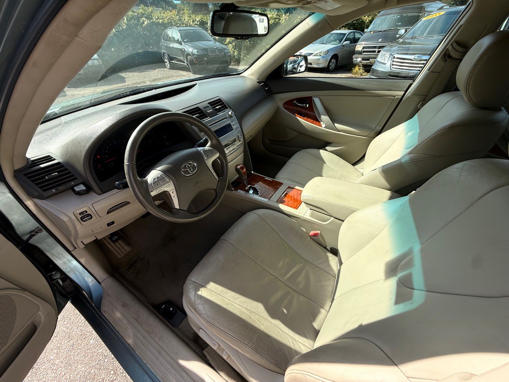 2011 Toyota Camry Image 9