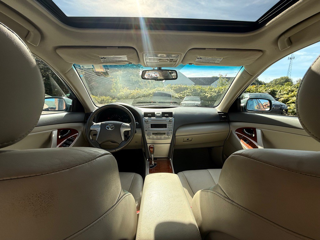 2011 Toyota Camry Image 10