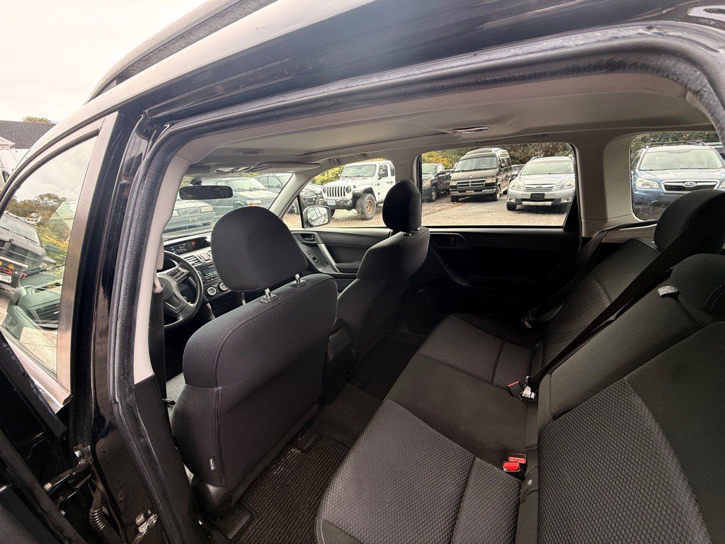 2015 Subaru Forester Image 11