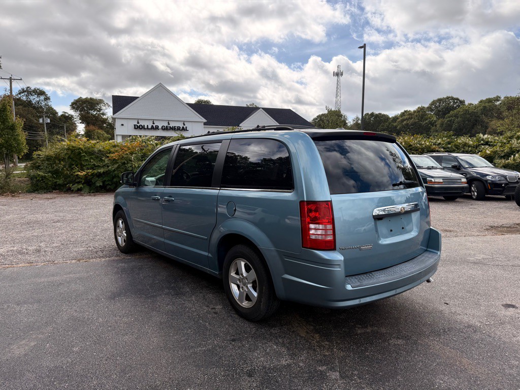 2008 Chrysler Town & Country Image 7