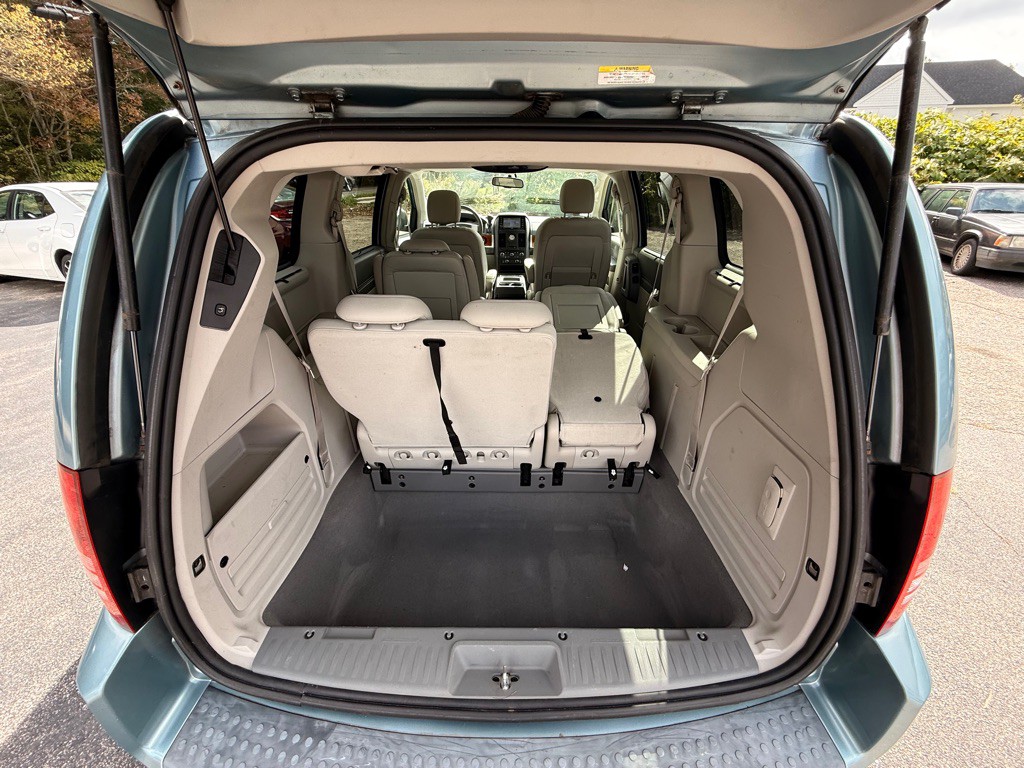 2008 Chrysler Town & Country Image 15