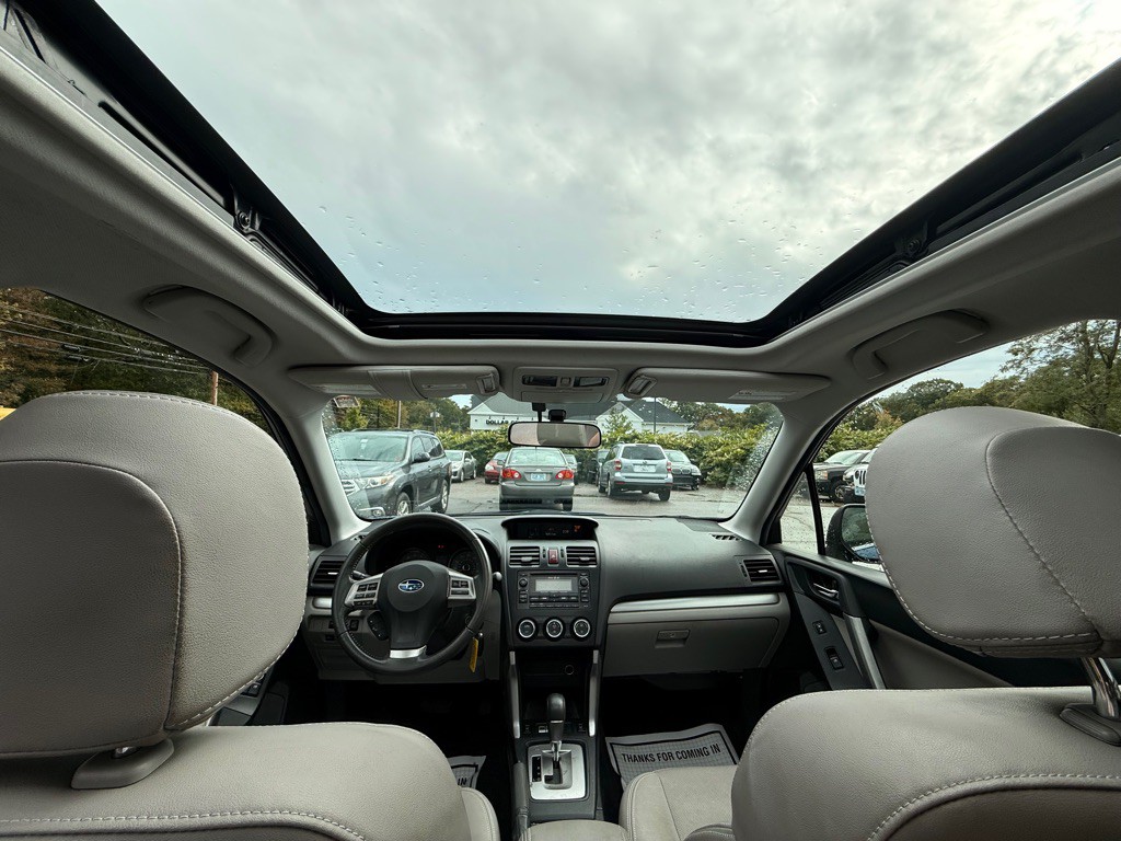 2015 Subaru Forester Image 10