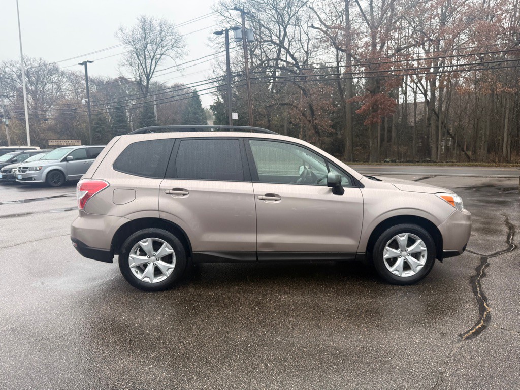 2014 Subaru Forester Image 8