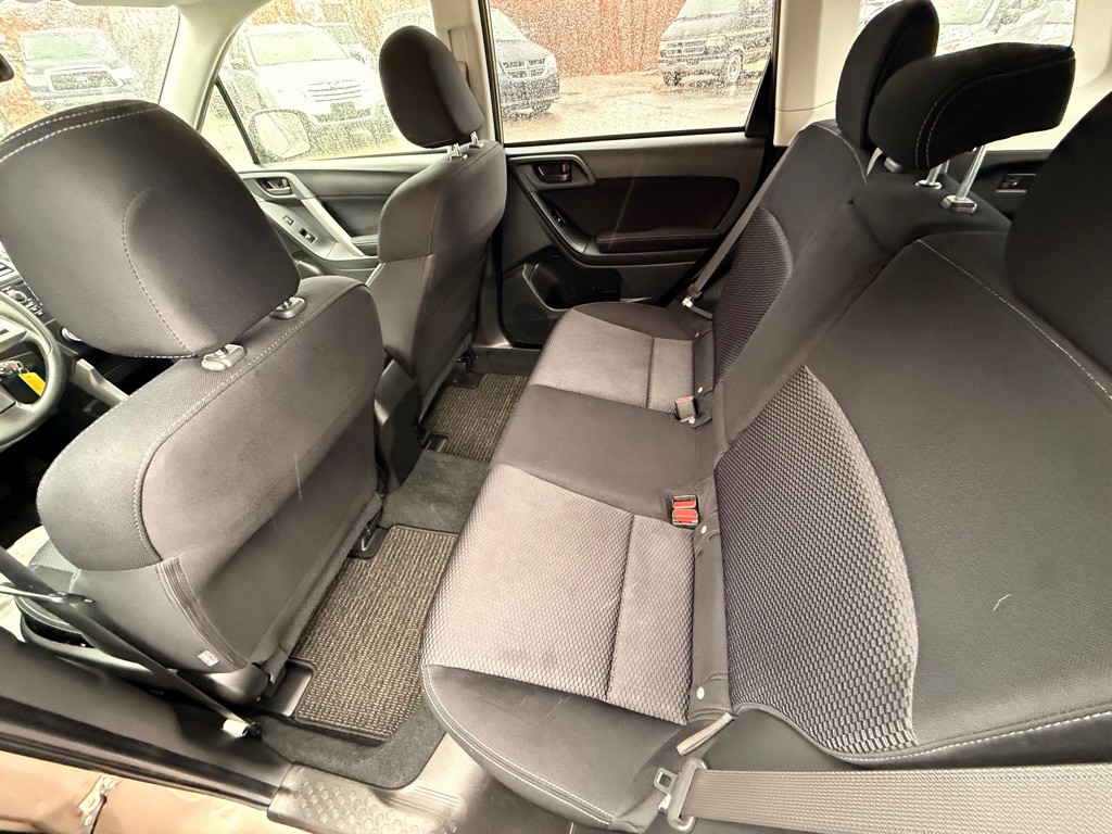 2014 Subaru Forester Image 12