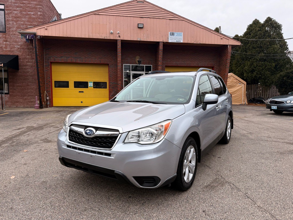 2014 Subaru Forester Image 1