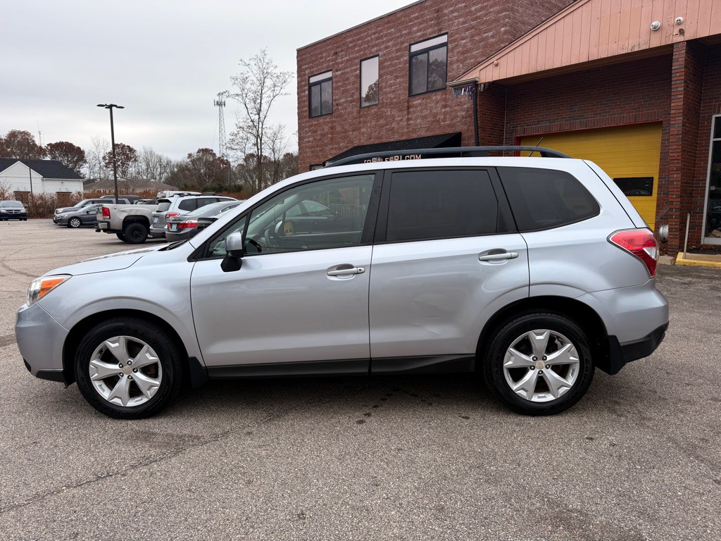 2014 Subaru Forester Image 8