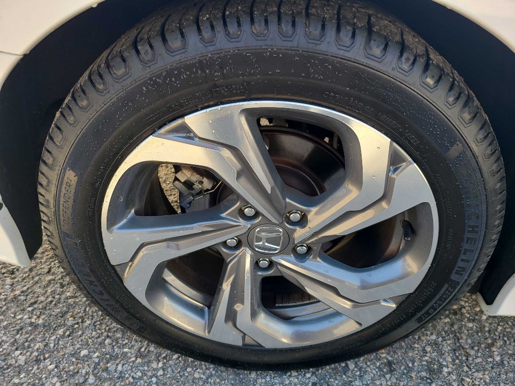 2020 Honda Accord Image 9