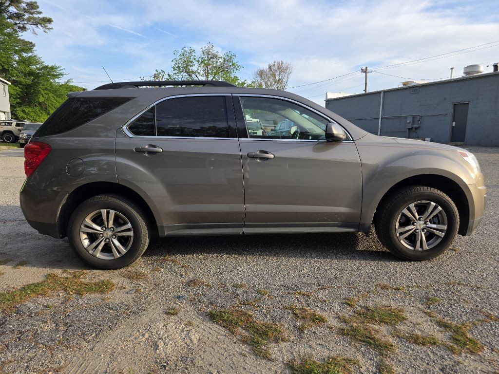 2011 Chevrolet Equinox Image 2