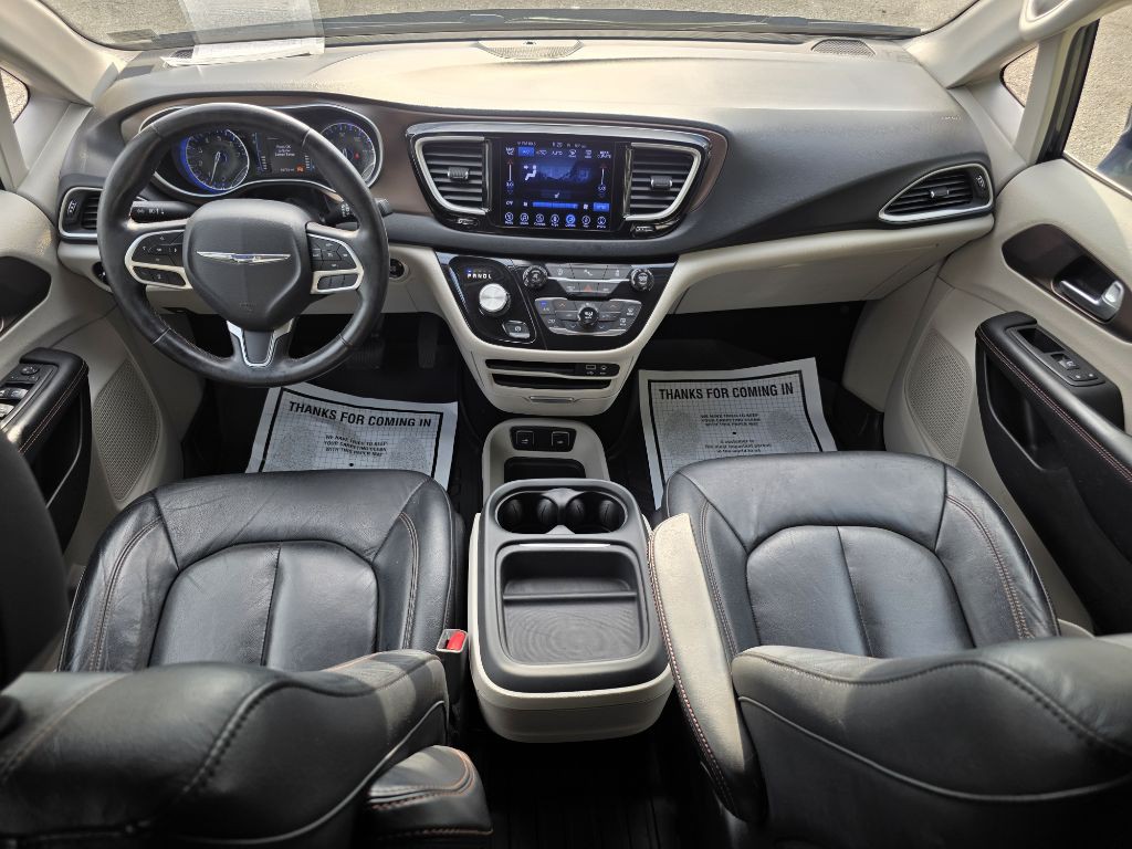 2017 Chrysler Pacifica Image 12
