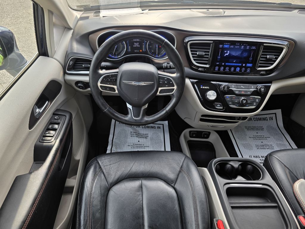 2017 Chrysler Pacifica Image 13