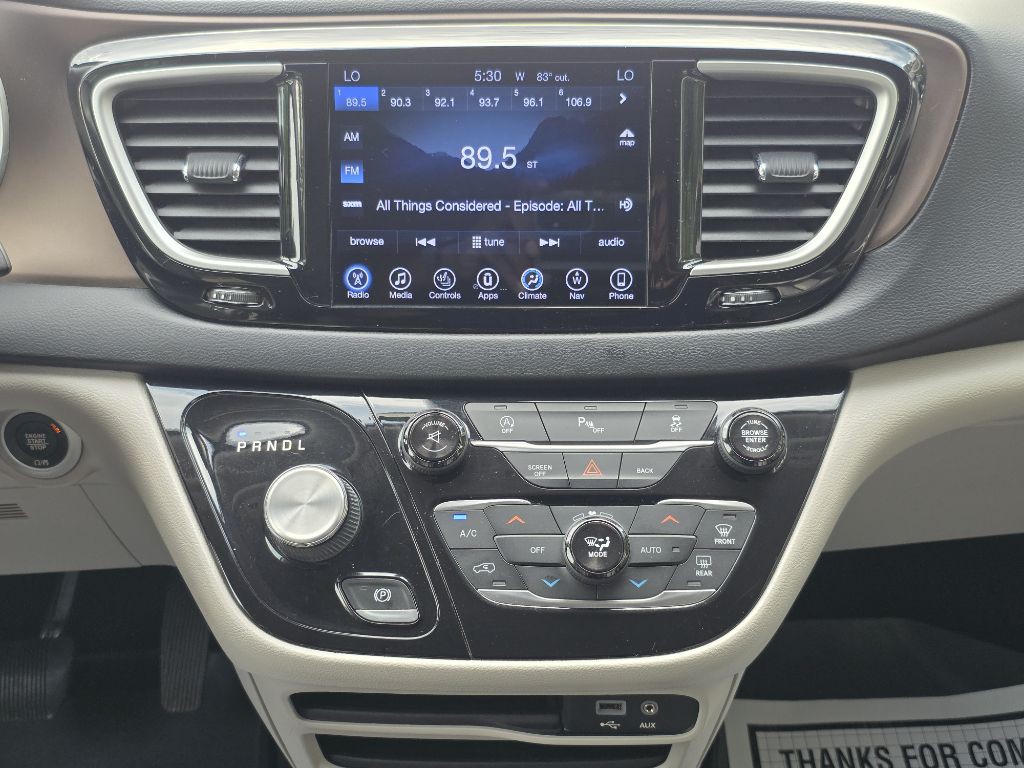 2017 Chrysler Pacifica Image 15