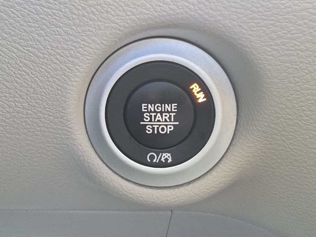 2017 Chrysler Pacifica Image 21