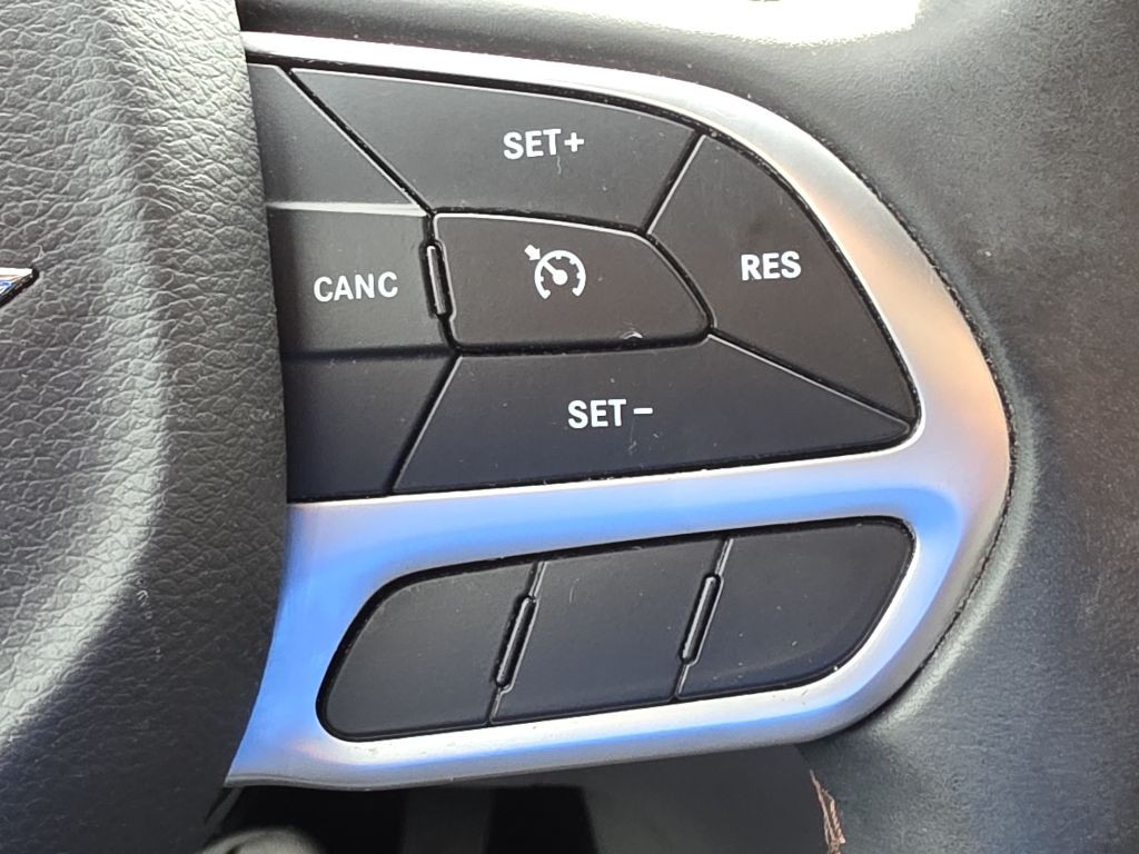 2017 Chrysler Pacifica Image 22
