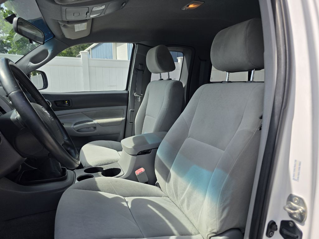 2005 Toyota Tacoma Image 11