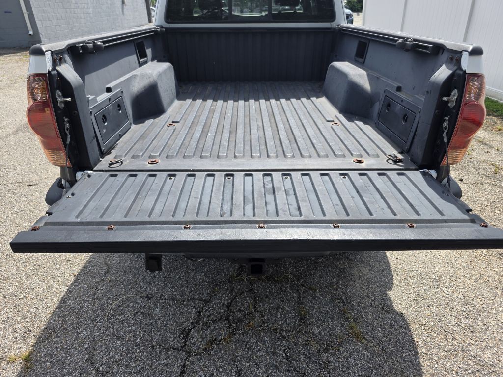 2005 Toyota Tacoma Image 12
