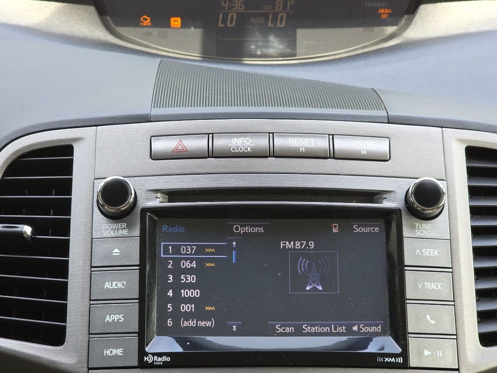 2015 Toyota Venza Image 18
