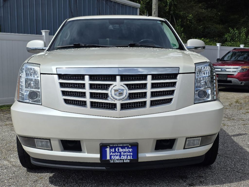 2011 Cadillac Escalade Image 5