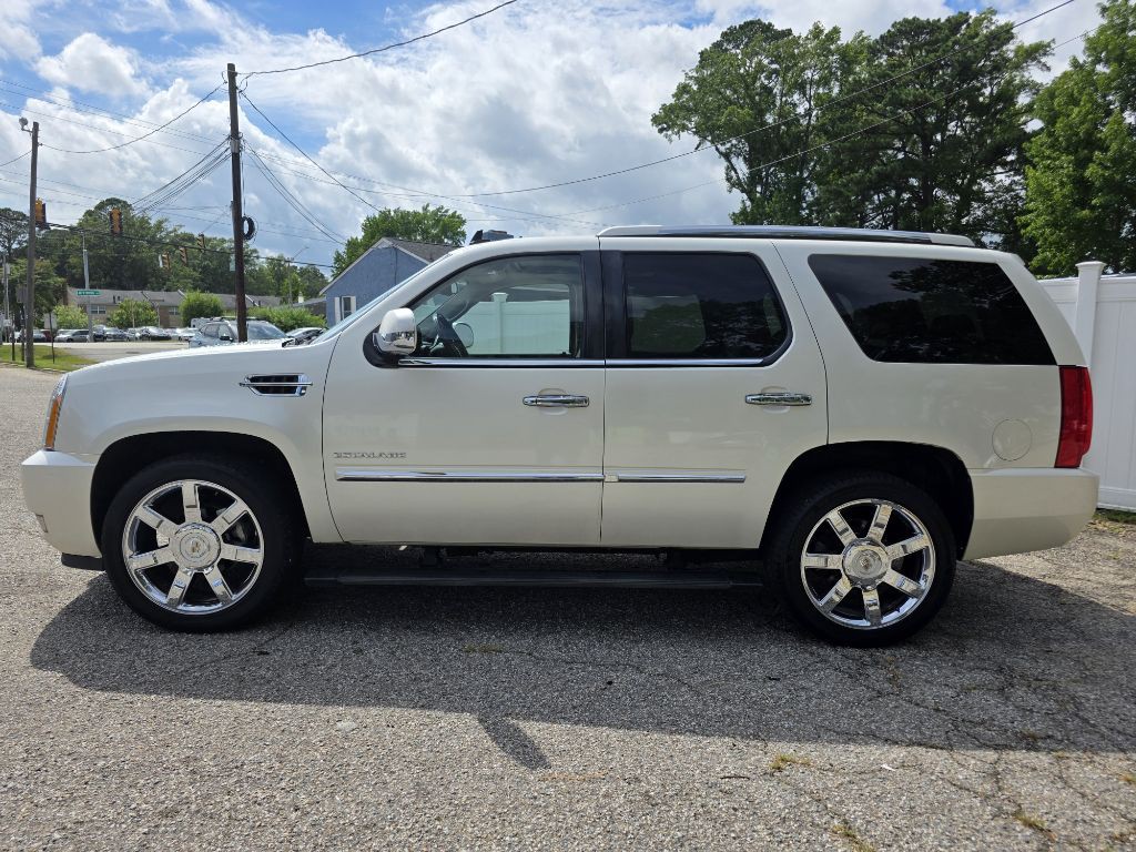 2011 Cadillac Escalade Image 8