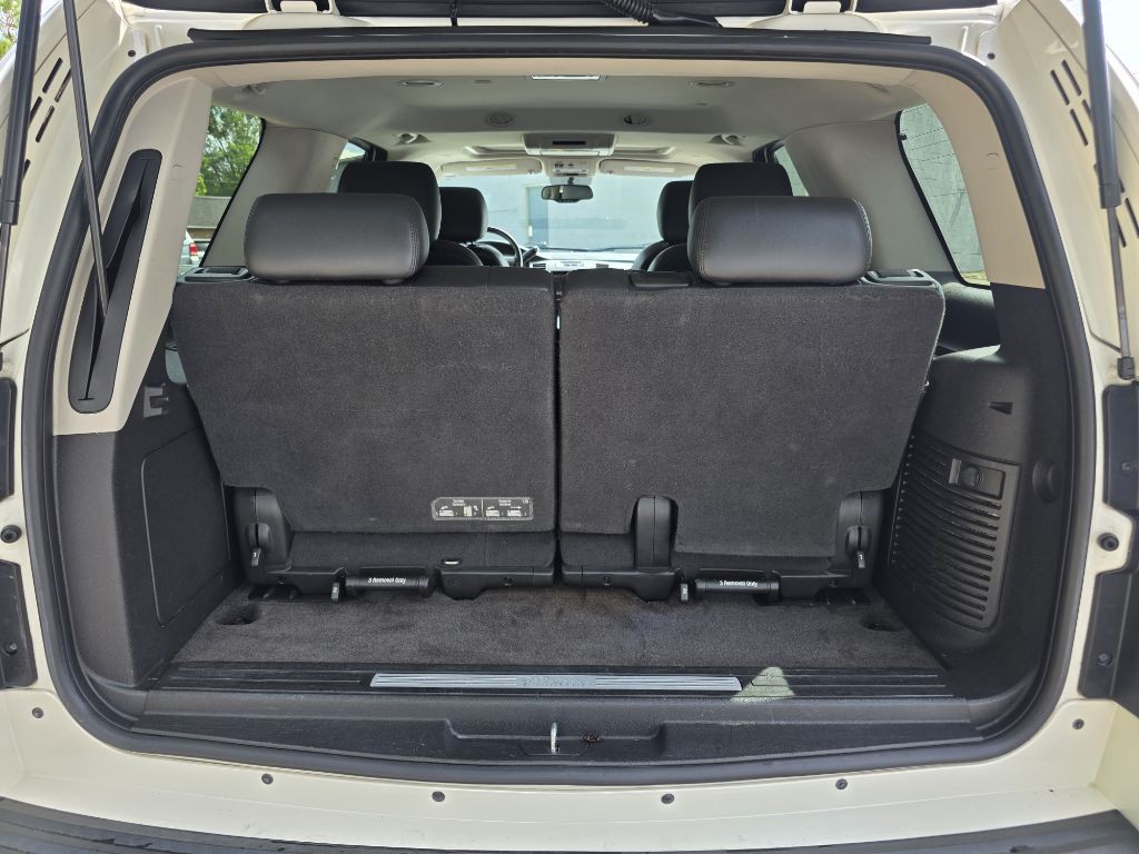 2011 Cadillac Escalade Image 10