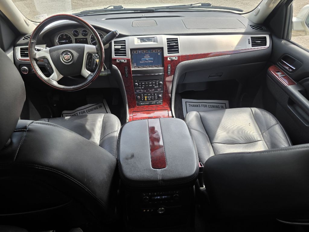 2011 Cadillac Escalade Image 18