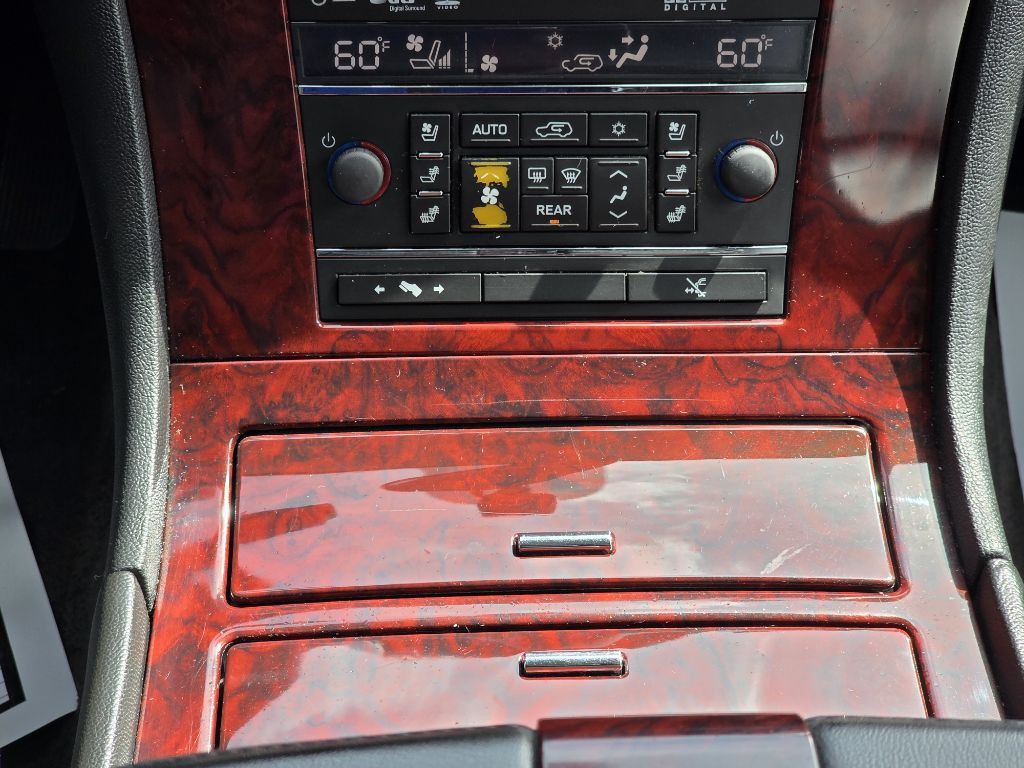 2011 Cadillac Escalade Image 20