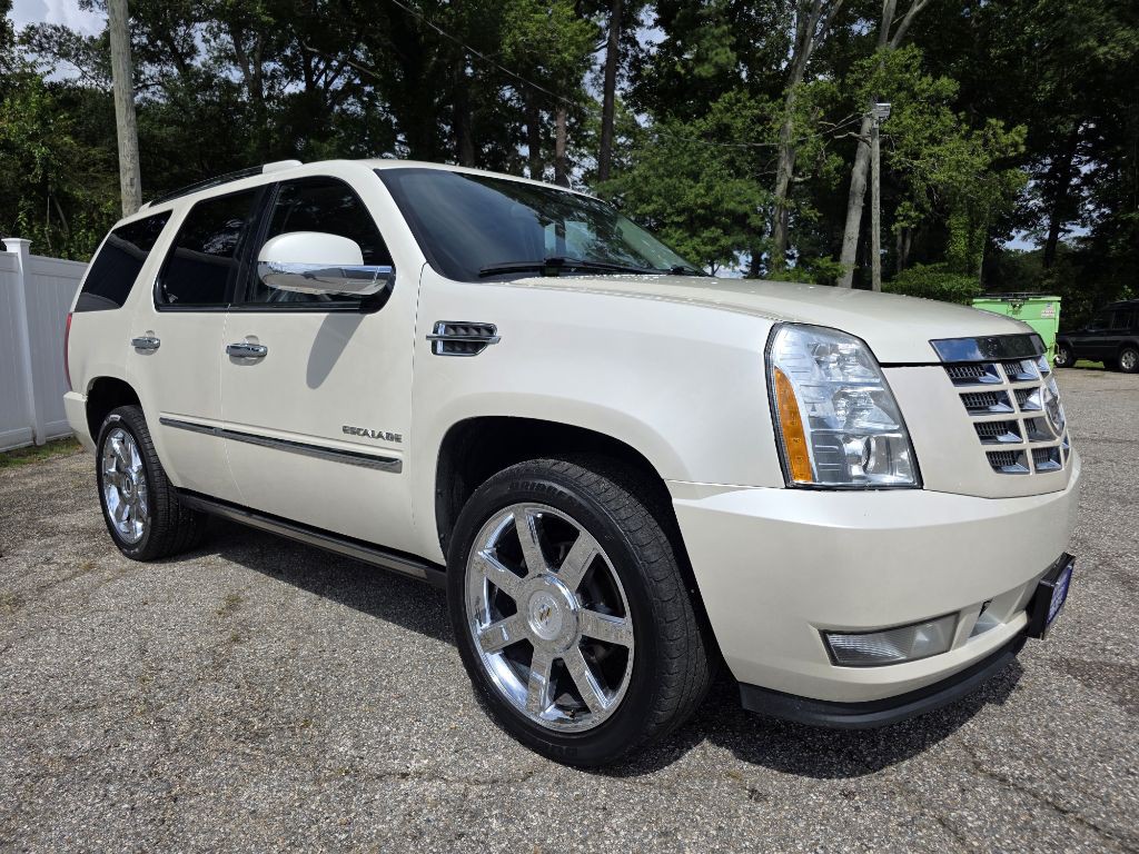 2011 Cadillac Escalade Image 3
