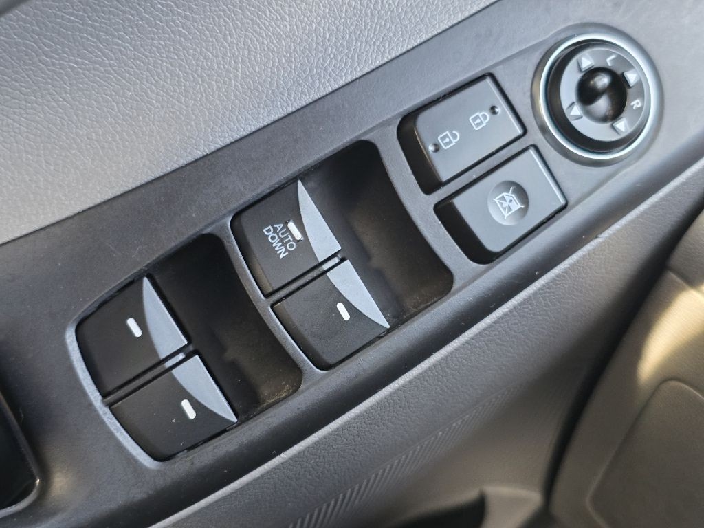 2014 Hyundai Elantra Image 21