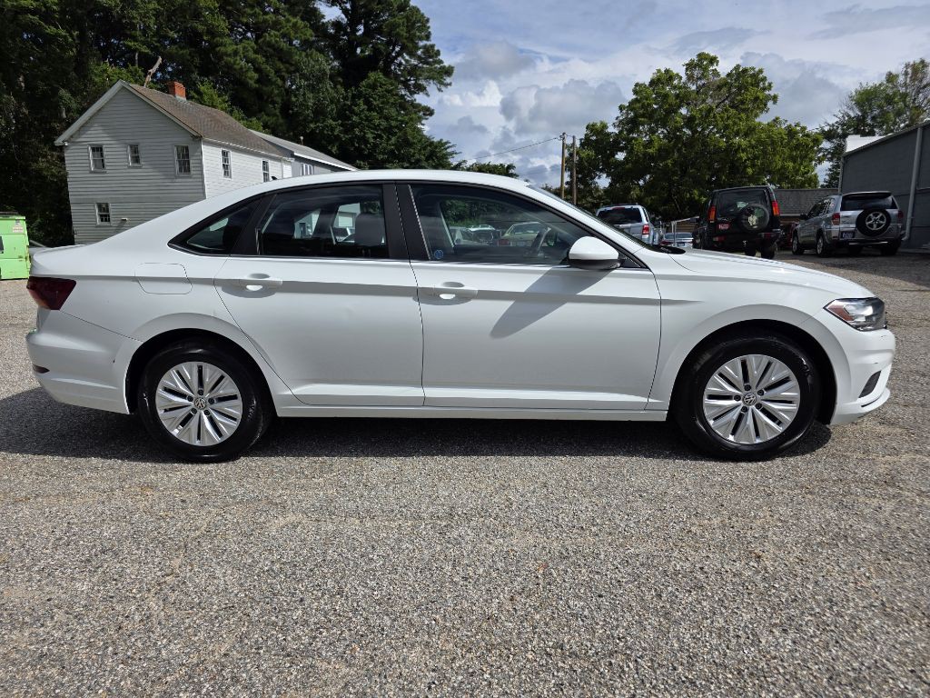 2019 Volkswagen Jetta Image 2