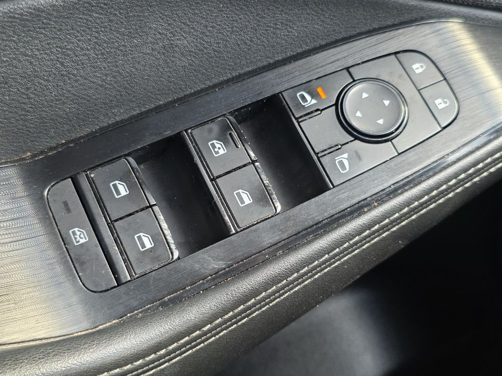 2021 Nissan Rogue Image 25