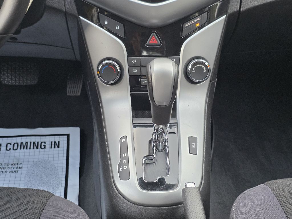 2013 Chevrolet Cruze Image 18