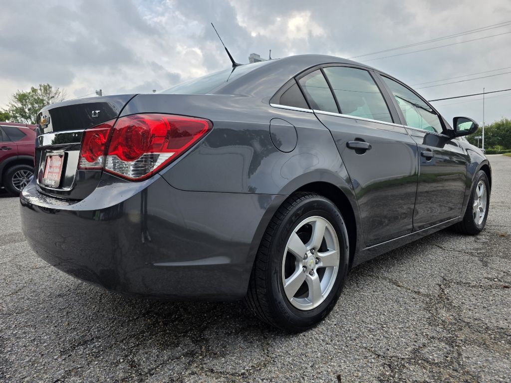 2013 Chevrolet Cruze Image 2