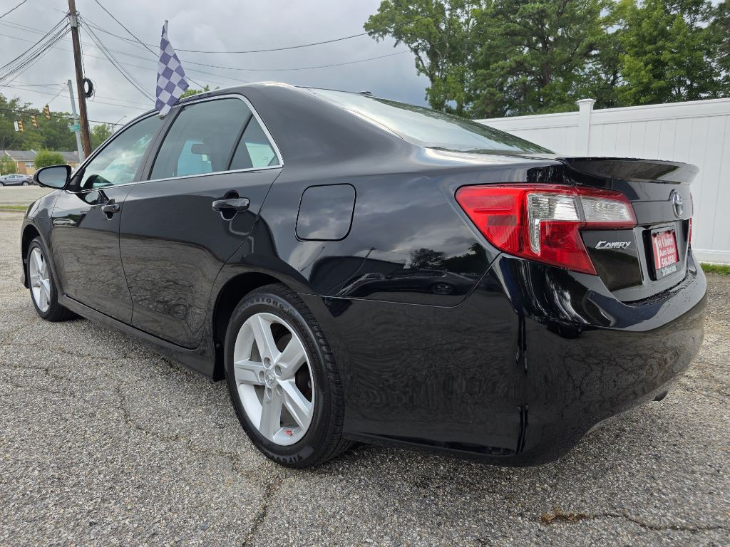 2013 Toyota Camry Image 7