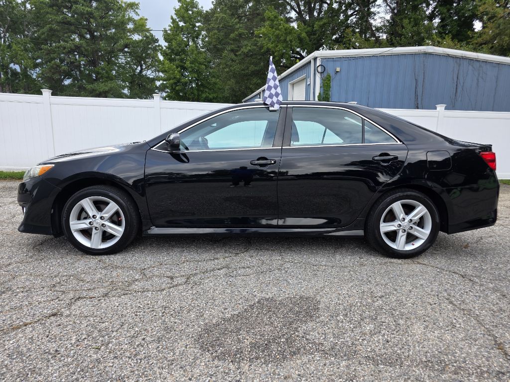 2013 Toyota Camry Image 8