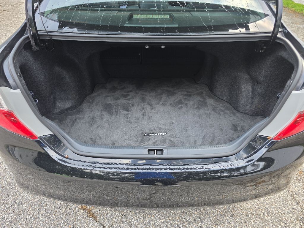 2013 Toyota Camry Image 12