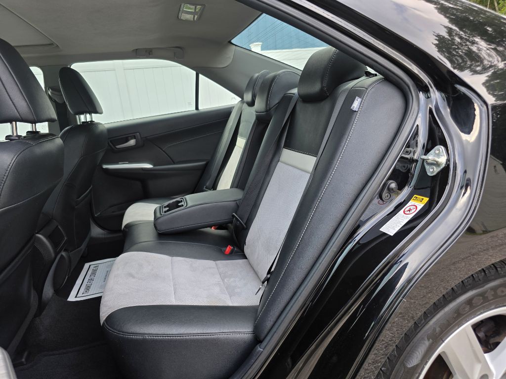 2013 Toyota Camry Image 13
