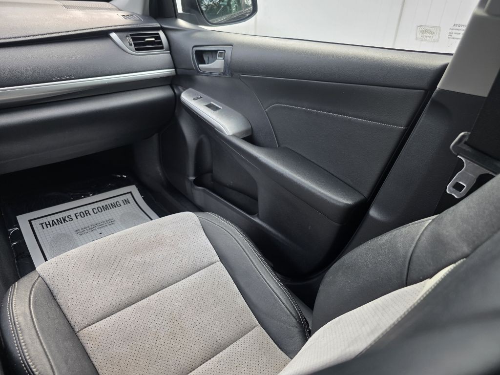 2013 Toyota Camry Image 16