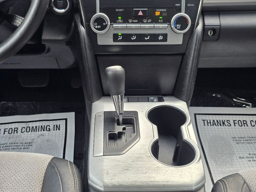 2013 Toyota Camry Image 17