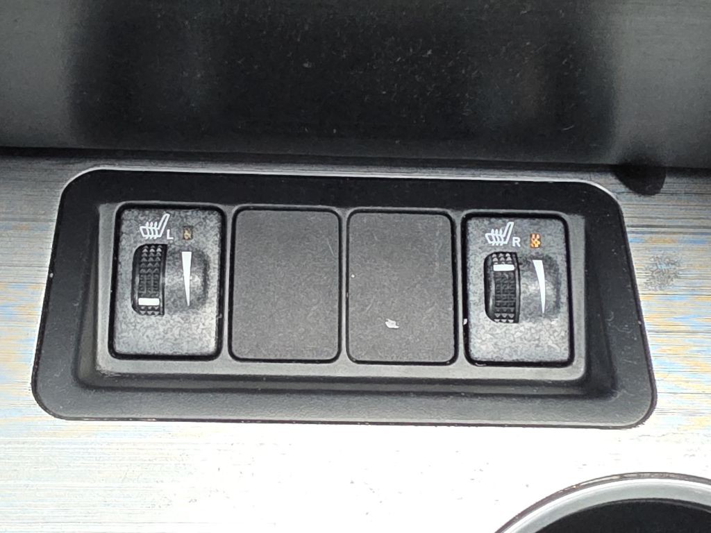 2013 Toyota Camry Image 24